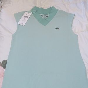 No sleeves green tennis shirt